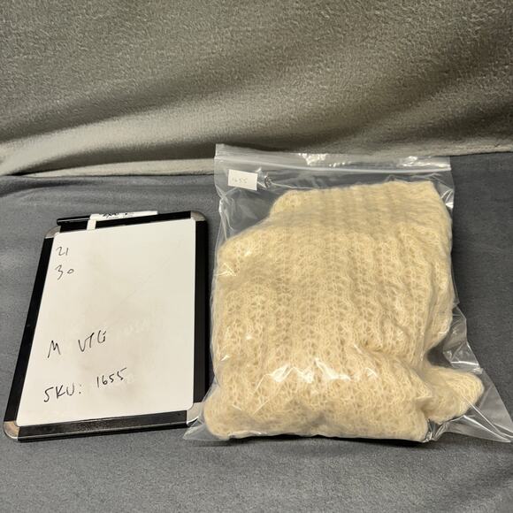 Neiman Marcus Sweater Womens Medium Cream Open Knit Fuzzy Kid Mohair Vintage - Picture 8 of 8